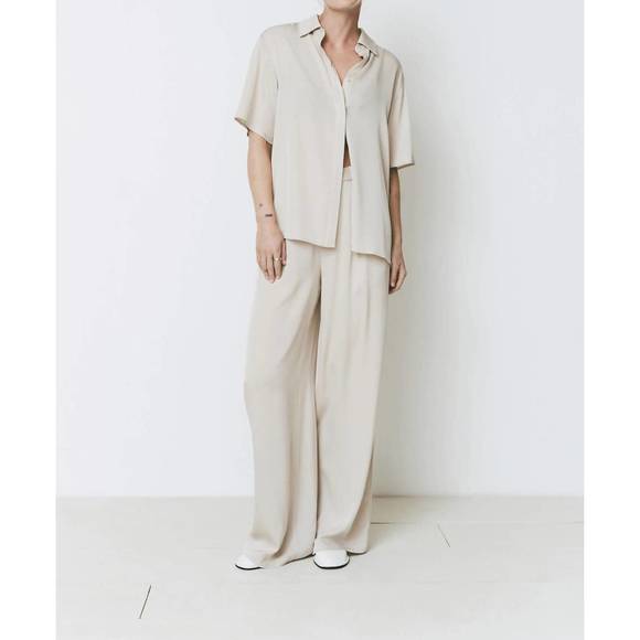 NEW SOPHIE RUE atelier satin shirt in light grey - Picture 1 of 3